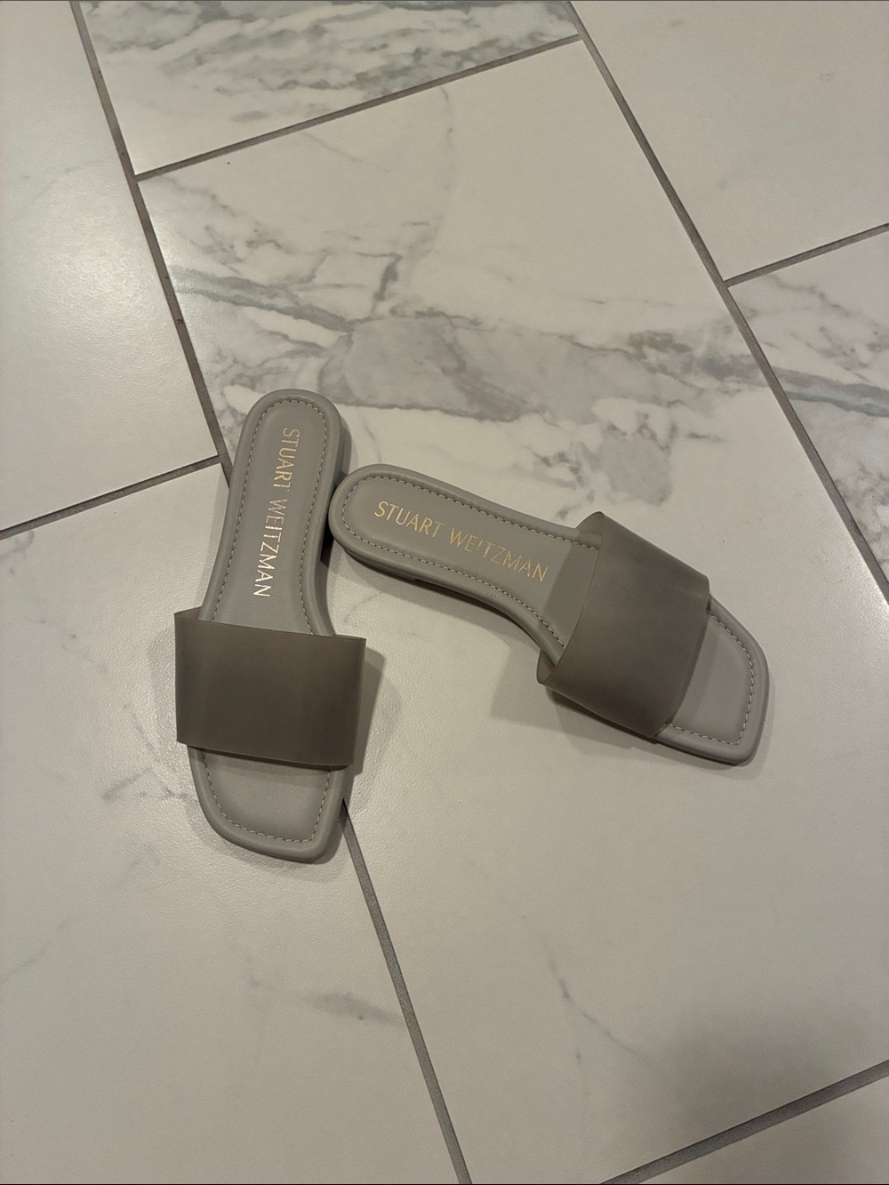 Stuart Weitzman Summer Slide
Sandal In Perla Size 7